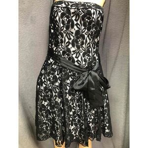Appropriate Behavior Black Lace Strapless Tie Waist Dress Womens Size 11/12